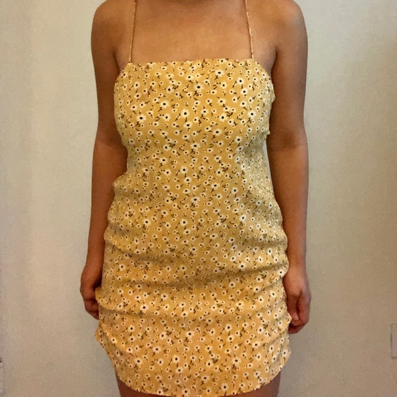 Princess Polly Dresses & Skirts - Floral Yellow Dress💛🔐 Princess Polly Dresses & Skirts - Floral Yellow Dress💛🔐